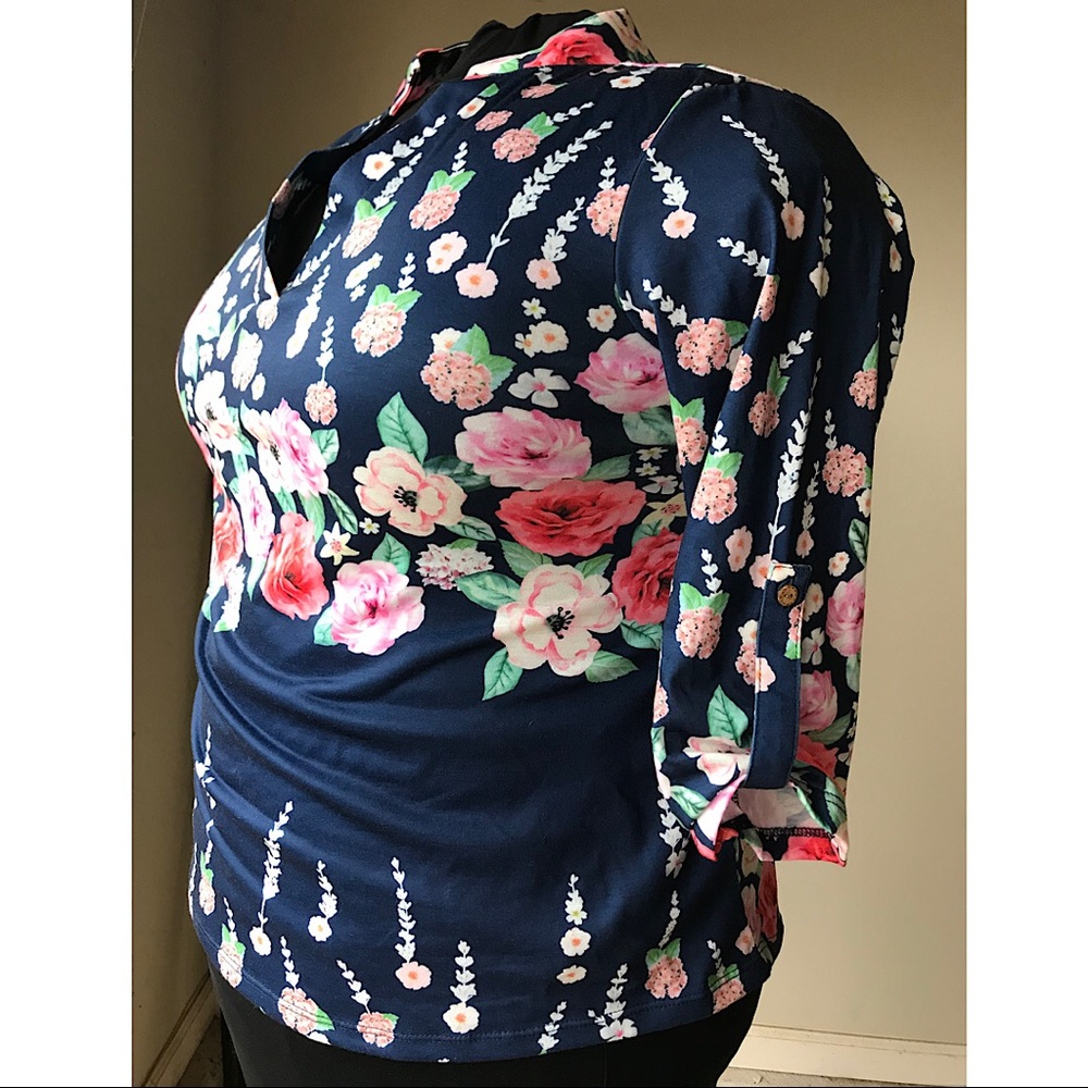 Navy blue Vneck floral 3/4 sleeve with roll up tab